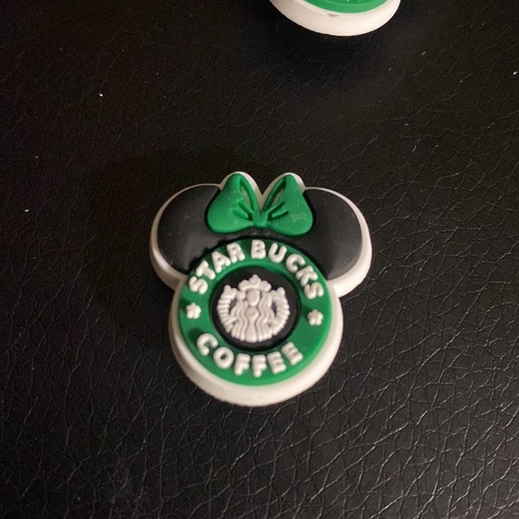 Set of 2 Disney Minnie Mouse Starbucks Charms for shoes or bracelet NWT - Picture 5 of 5